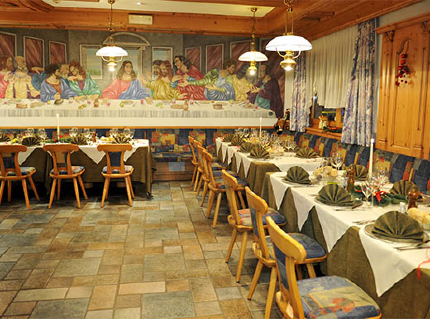 https://www.valtellinaok.com/Foto/Ristoranti/87/ristorante il cenacolo livigno.jpg